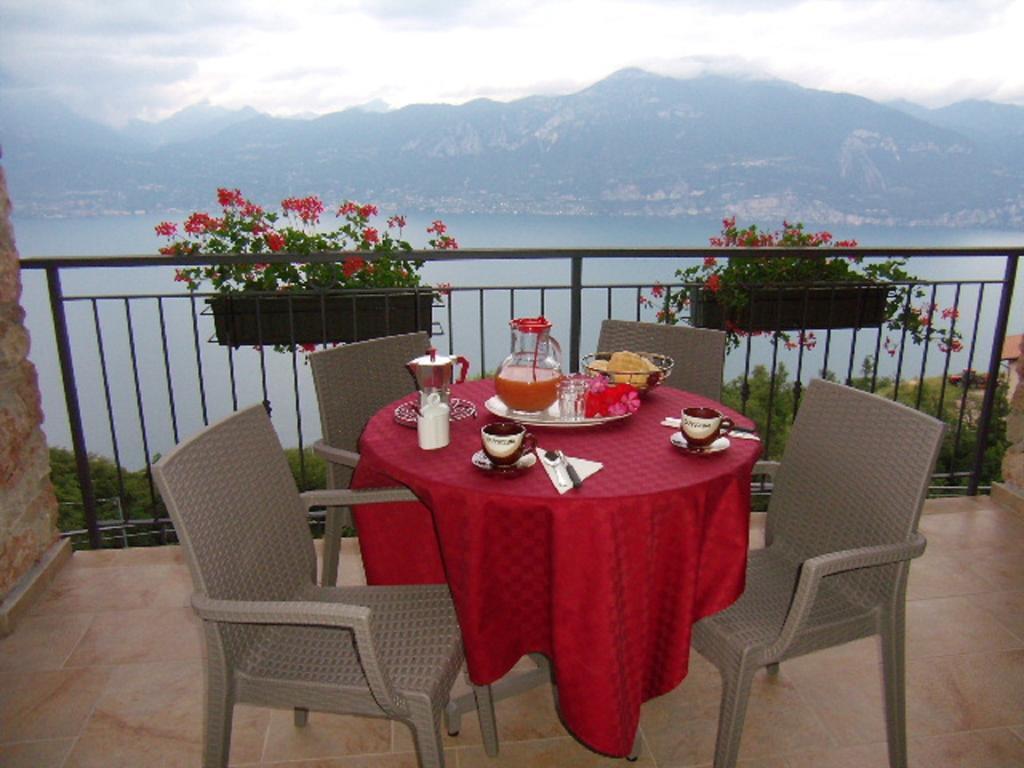 La Casa Di Pericle Aparthotel Brenzone sul Garda Phòng bức ảnh