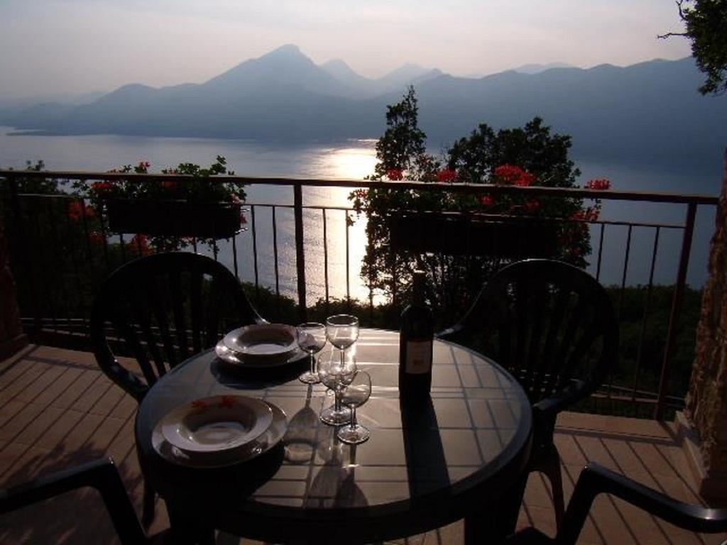 La Casa Di Pericle Aparthotel Brenzone sul Garda Ngoại thất bức ảnh