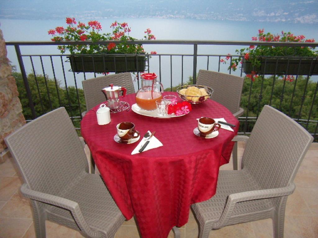 La Casa Di Pericle Aparthotel Brenzone sul Garda Phòng bức ảnh